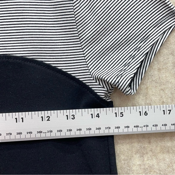 Women's Striped Sweetheart Top with Cap Sleeves L Juniors - Picture 3 of 4